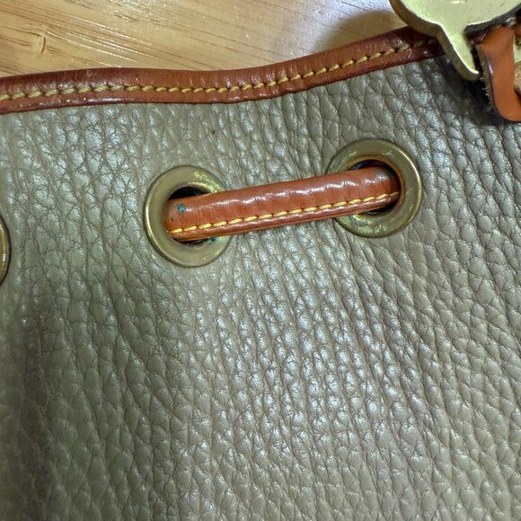 GUC Vintage Dooney & Bourke small bucket bag - Picture 10 of 11